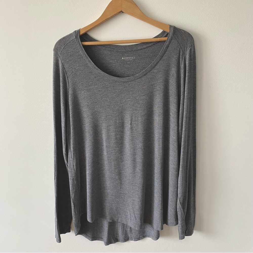 Reitmans Essentials light heathered grey scoop long sleeve t-shirt size large